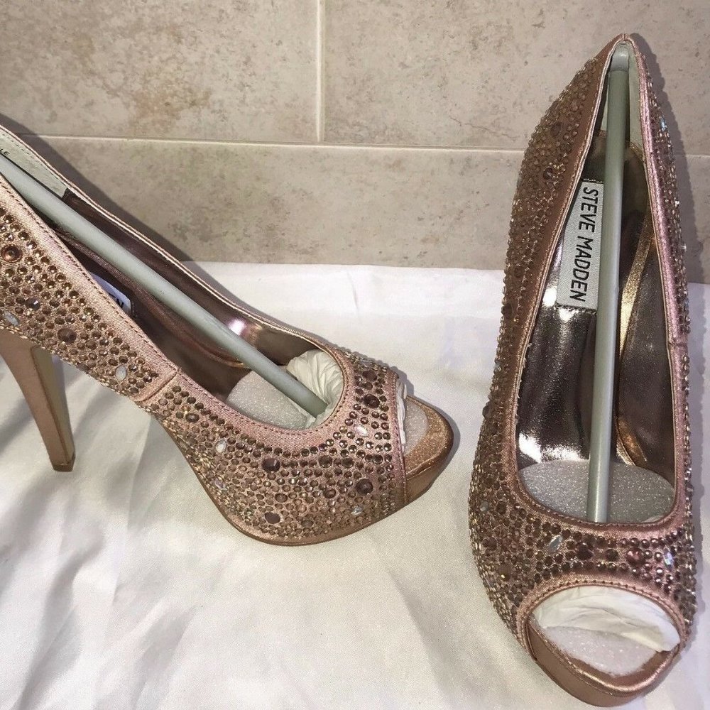 STEVE MADDEN Nude Pink Rose Gold Stones Shoes 6